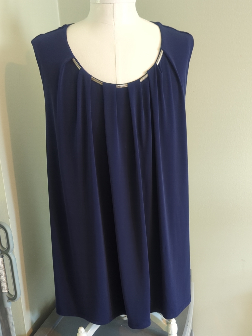 Cable & Gauge Navy Sleeveless Pleated Scoop Neck Tunic